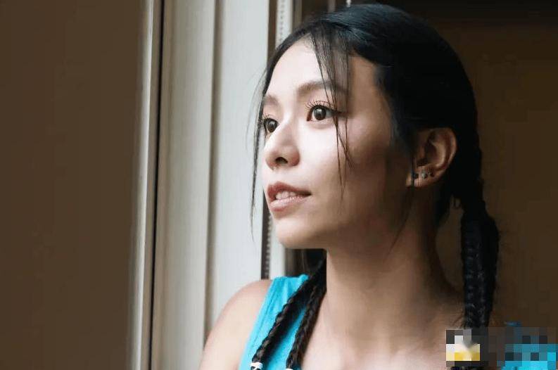 她信道教大一出道，为一角色试镜10次，32岁赴美留学男友搞区块链