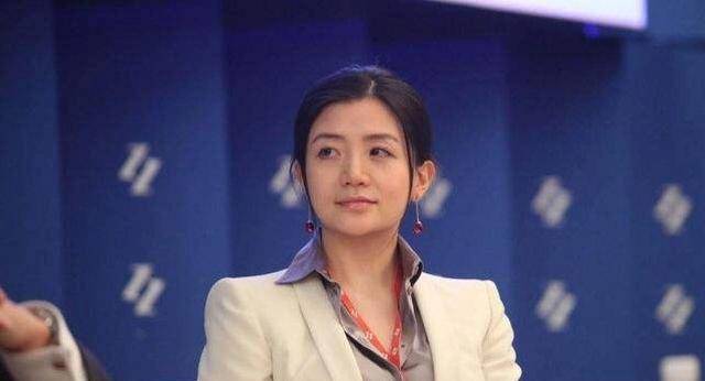 硅谷美女高管，被马云挖墙脚，马云承诺：来阿里上班，送劳斯莱斯