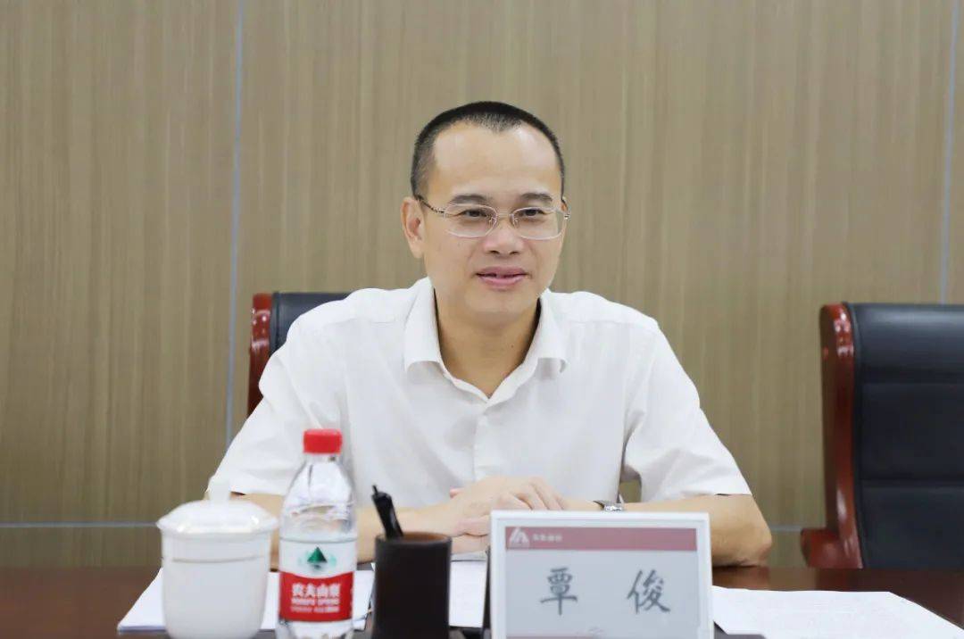 当选区长2个月，覃俊被查